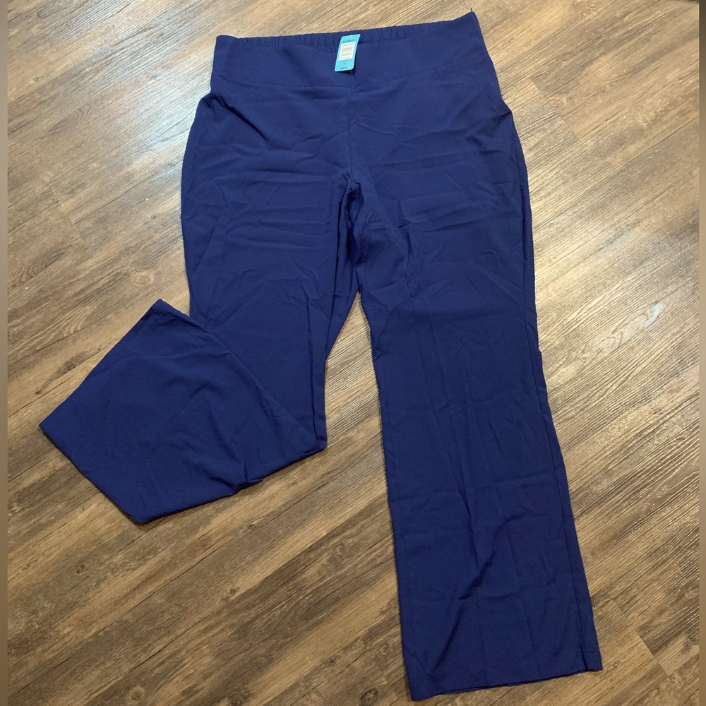 NWT Torrid Crepe Slim Flare Pants Navy Blue, size 18